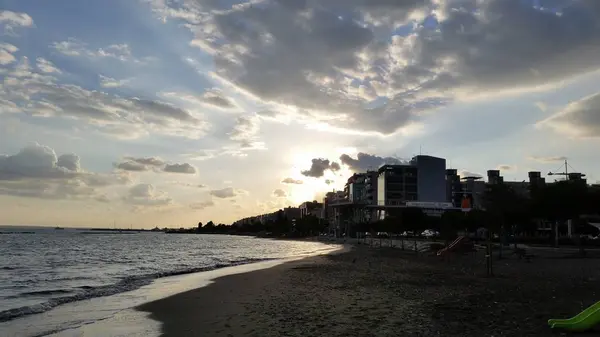 Kıbrıs'ta güzel Limasol Beach