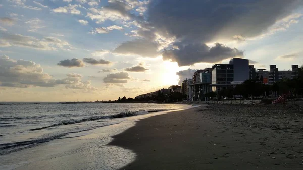 Kıbrıs'ta güzel Limasol Beach