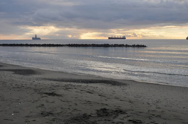 Kıbrıs'ta güzel Limasol Beach