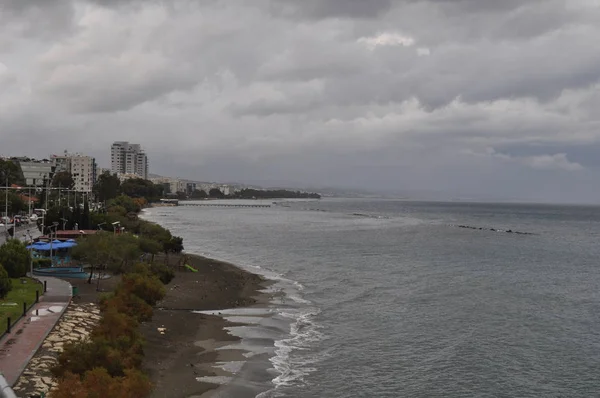 Kıbrıs'ta güzel Limasol Beach