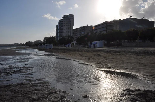 Kıbrıs'ta güzel Limasol Beach