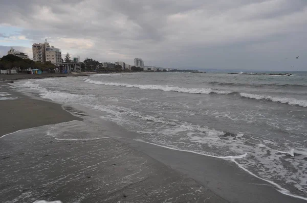 Kıbrıs'ta güzel Limasol Beach