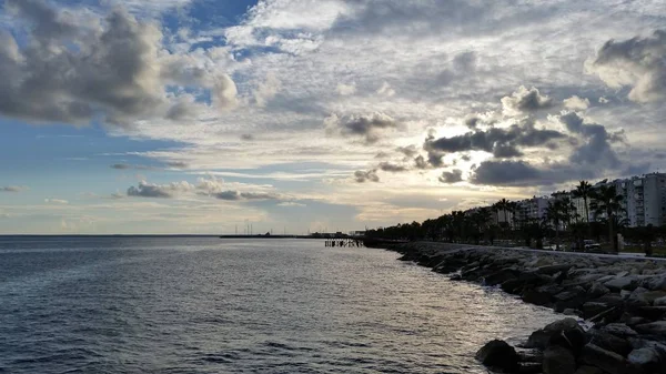 Kıbrıs'ta güzel Limasol Molos