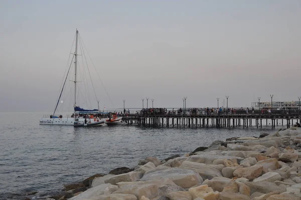 Kaunis Limassol Molos Kyproksella — kuvapankkivalokuva