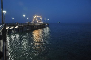 Kıbrıs 'ta Limasol Molos güzel bir gece