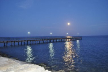 Kıbrıs Limasol Enaerios gecede