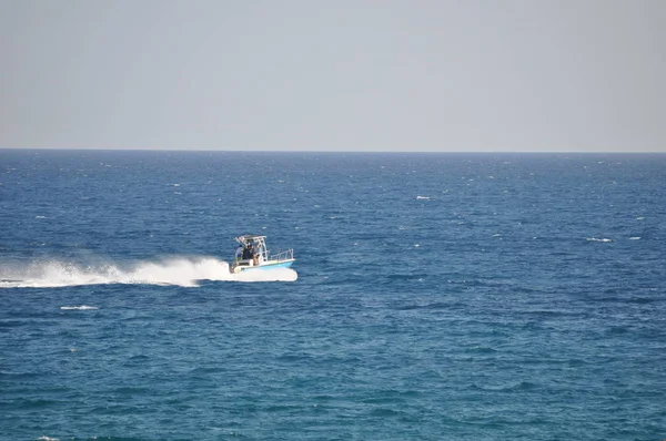 Das Schöne Boot Auf Offener See — Stockfoto