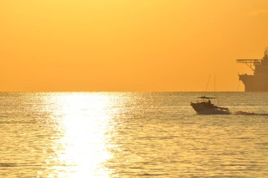 Açık denizde güzel tekne
