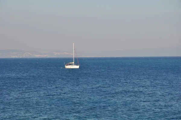 Die Schöne Luxusjacht Auf Hoher See — Stockfoto