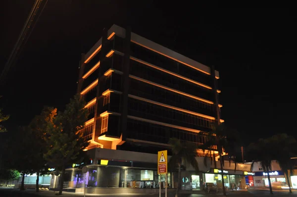 Hermosa Noche Edificio Oficinas Negocios Limassol Chipre — Foto de Stock