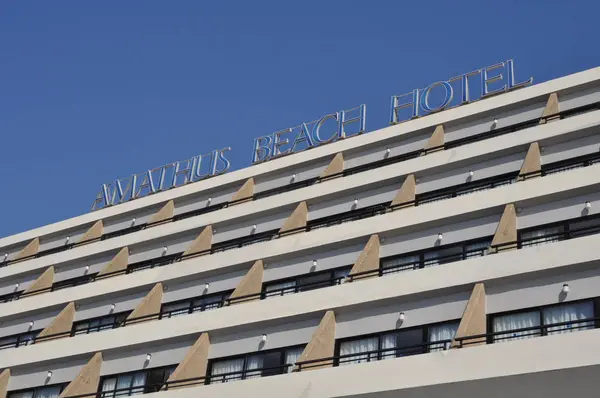 美丽的阿玛索斯海滩酒店大楼利马索尔在塞浦路斯 — 图库照片