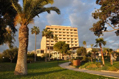 Güzel St Raphael Resort otel binası Limasol Kıbrıs