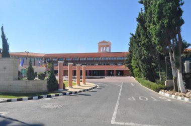 Güzel Amathus Beach Hotel Paphos Kıbrıs'ta bina