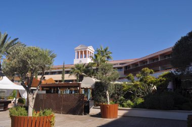 Güzel Amathus Beach Hotel Paphos Kıbrıs'ta bina