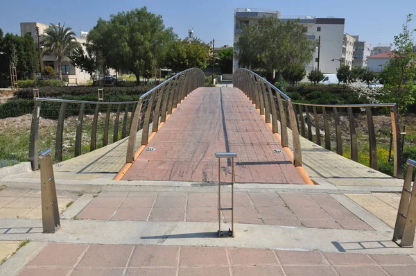 Piękny Liniowy Park Wzdłuż Garyllis Rzeki Limassol Cyprus — Zdjęcie stockowe