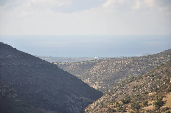 Gün Batımında Arka Planda Kıbrıs Masif Güzel Doğal Dağ Manzara — Stok fotoğraf