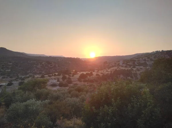 Die Wunderschöne Natürliche Berglandschaft Zypernmassiv Hintergrund Bei Sonnenuntergang — Stockfoto