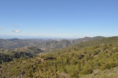 Gün batımında arka planda Kıbrıs masif güzel doğal dağ manzara