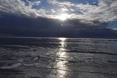 Güzel doğal deniz manzarası