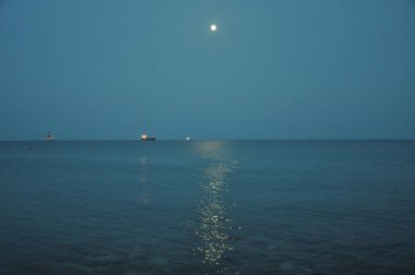 Güzel gece doğal deniz manzarası