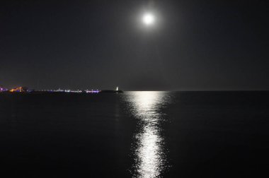 Güzel gece doğal deniz manzarası