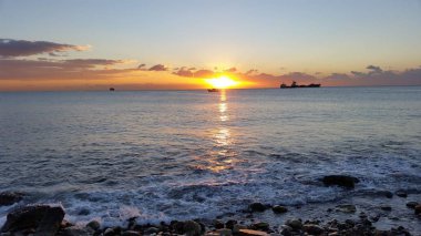 Güzel gün batımı doğal deniz manzara