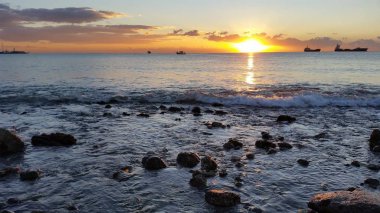 Güzel gün batımı doğal deniz manzara