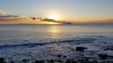 Güzel gün batımı doğal deniz manzara