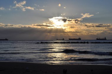 Güzel gün batımı doğal deniz manzara