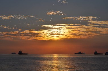 Güzel gün batımı doğal deniz manzara