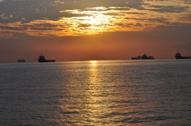 Güzel gün batımı doğal deniz manzara