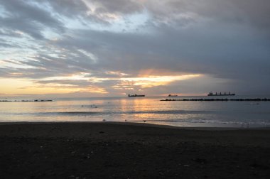 Güzel gün batımı doğal deniz manzara