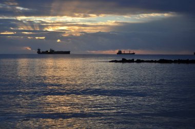 Güzel gün batımı doğal deniz manzara