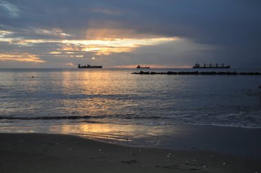 Güzel gün batımı doğal deniz manzara