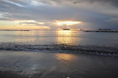Güzel gün batımı doğal deniz manzara