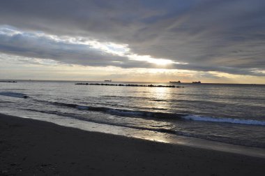 Güzel gün batımı doğal deniz manzara