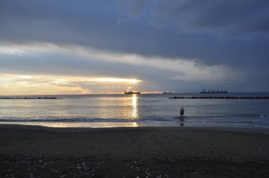 Güzel gün batımı doğal deniz manzara