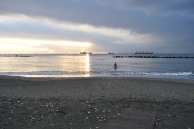 Güzel gün batımı doğal deniz manzara
