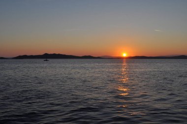Güzel gün batımı doğal deniz manzara