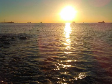 Güzel gün batımı doğal deniz manzara