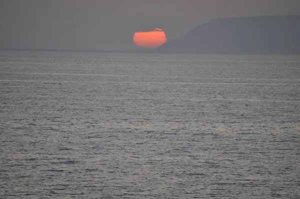 Die Wunderschöne Natürliche Meereslandschaft Bei Sonnenuntergang — Stockfoto