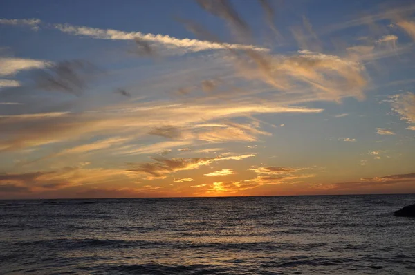 Güzel gün batımı doğal deniz manzara