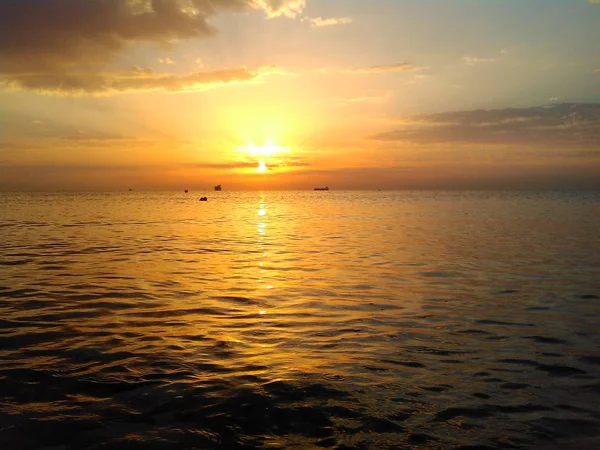 Den Vackra Solnedgången Naturliga Havslandskapet — Stockfoto