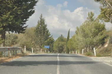 Güzel manzara yol