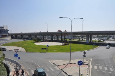 Güzel manzara işareti yol