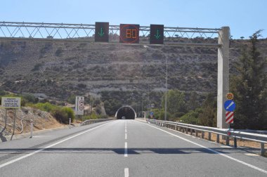 Küçük Tünel yolu