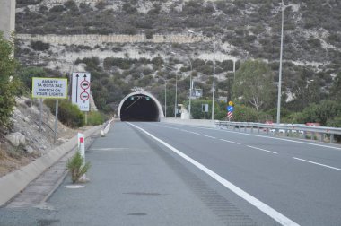 Küçük Tünel yolu