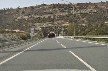Küçük Tünel yolu