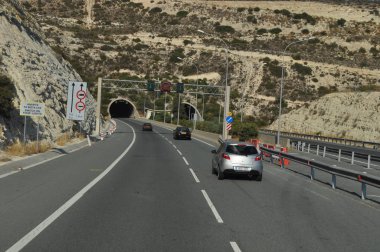 Küçük Tünel yolu