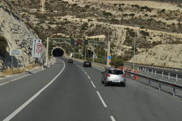 Küçük Tünel yolu